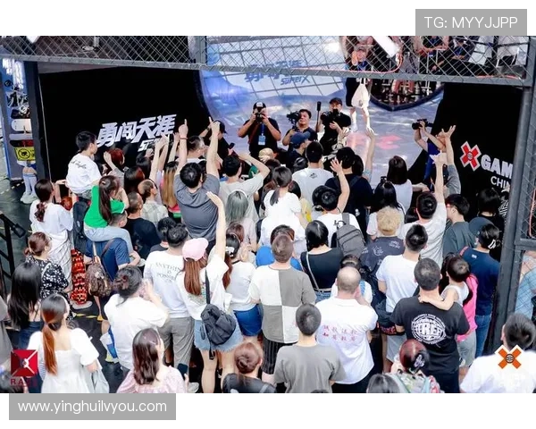 滑板精英赛精彩回顾上海街舞队展现力量与激情的完美结合 滑板精英赛精彩回顾上海街舞队展现力量与激情的完美结合