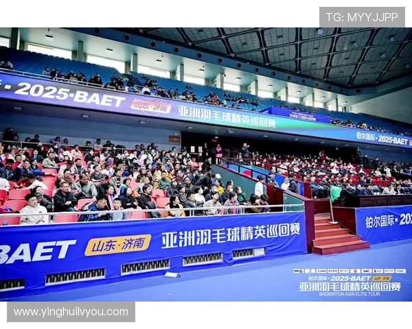 羽毛球盛宴:深入武汉羽毛球队的训练与荣耀之路 羽毛球盛宴:深入武汉羽毛球队的训练与荣耀之路