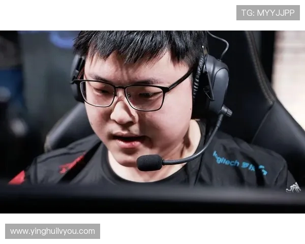 英雄联盟巨献：深入解析RNG战队的技术策略与团队协作秘诀