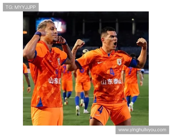 山东鲁能泰山迎战河内队全力争胜展现球队实力与团结精神