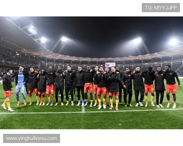 斯塔拉斯堡与布尔格的精彩对决揭示法甲新赛季的激烈竞争与战术博弈