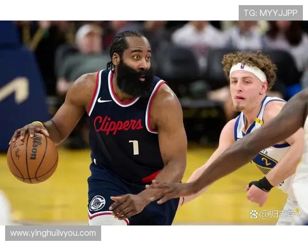 最强NBA对决哈登与库里谁能称霸赛场引发球迷热议